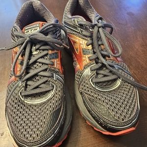 BROOKS GTS seventeen. Sz  81/2